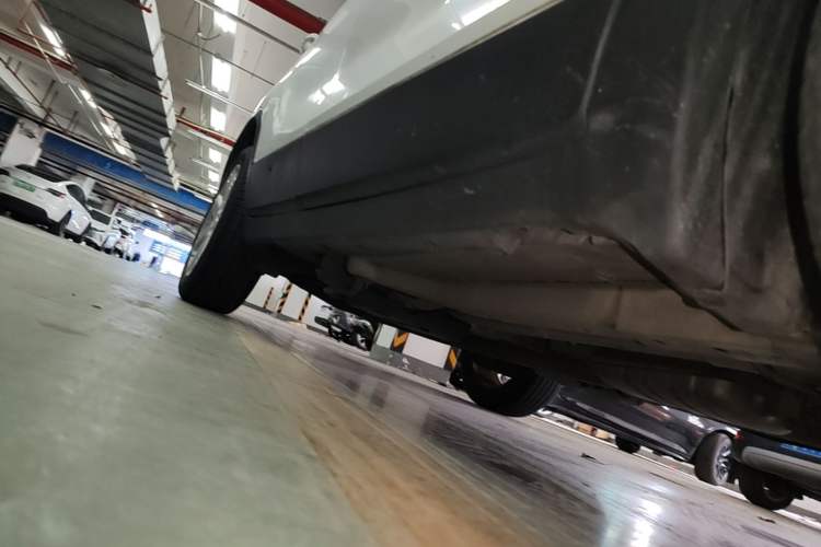 Used Buick Encore 2015 1.4T Automatic Two-Wheel Drive Urban Elite Version Right Side Sill