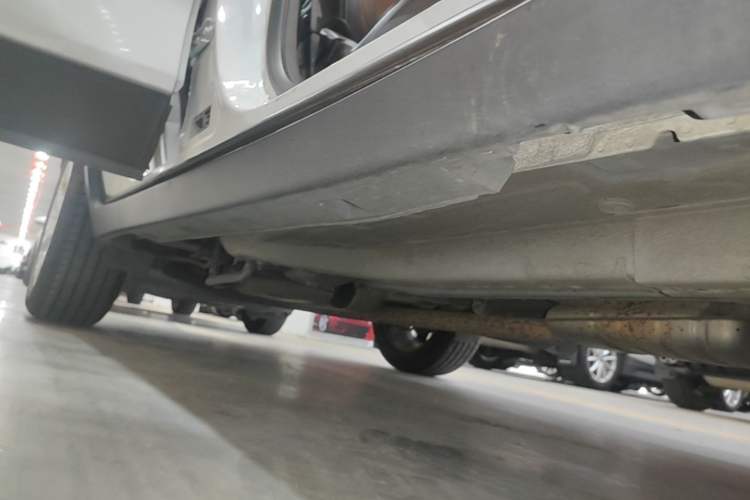 Used Buick Encore 2015 1.4T Automatic Two-Wheel Drive Urban Elite Version Right Side Sill