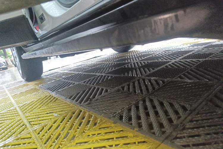 Used Buick Encore 2015 1.4T Automatic Two-Wheel Drive Urban Elite Version Right Side Sill