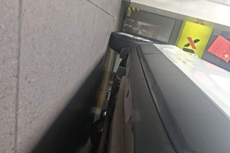 Used Buick Encore 2015 1.4T Automatic Two-Wheel Drive Urban Elite Version Right Side Sill