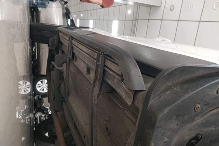 Used Buick Encore 2015 1.4T Automatic Two-Wheel Drive Urban Elite Version Right Side Sill