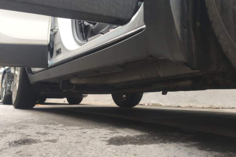 Used Buick Encore 2015 1.4T Automatic Two-Wheel Drive Urban Leading Model Right Side Sill