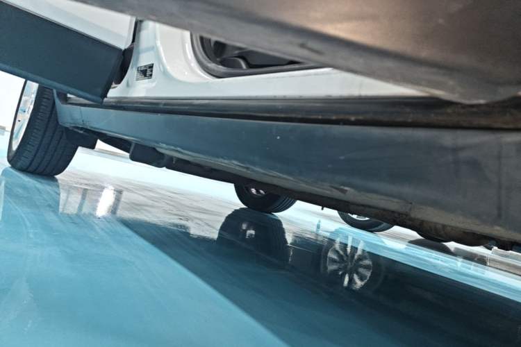 Used Buick Encore 2015 1.4T Automatic Two-Wheel Drive Urban Elite Version Right Side Sill
