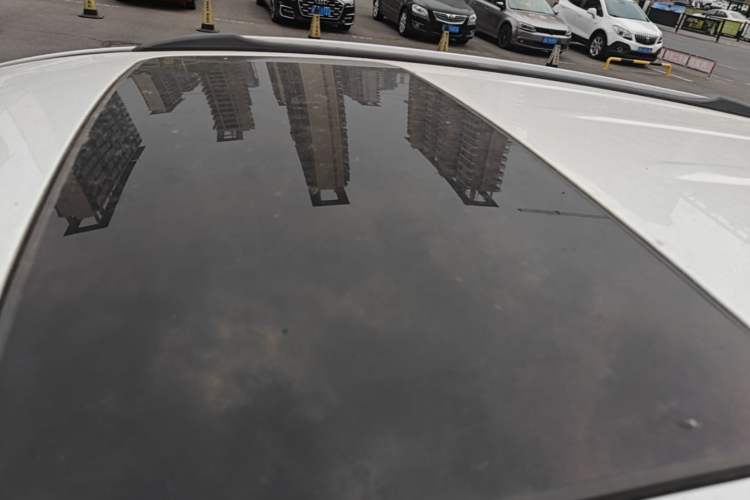 Used Buick Encore 2015 1.4T Automatic Two-Wheel Drive Urban Elite Version Roof