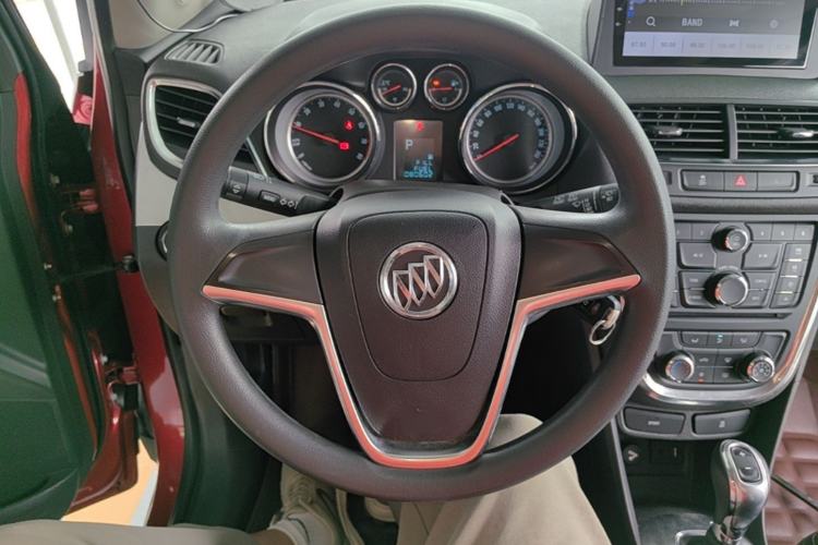 Used Buick Encore 2015 1.4T Automatic Two-Wheel Drive Urban Elite Version Steering Wheel
