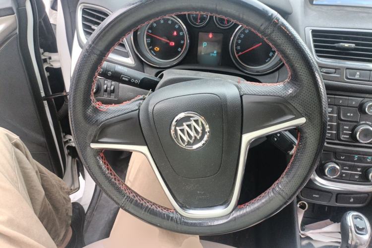 Used Buick Encore 2015 1.4T Automatic Two-Wheel Drive Urban Elite Version Steering Wheel