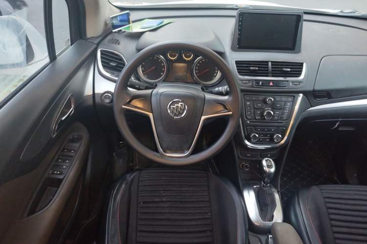 Used Buick Encore 2015 1.4T Automatic Two-Wheel Drive Urban Elite Version Steering Wheel