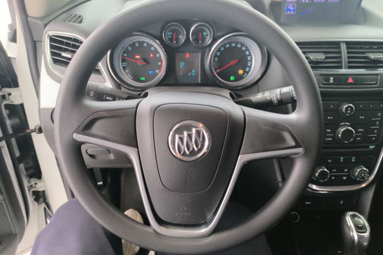 Used Buick Encore 2015 1.4T Automatic Two-Wheel Drive Urban Elite Version Steering Wheel