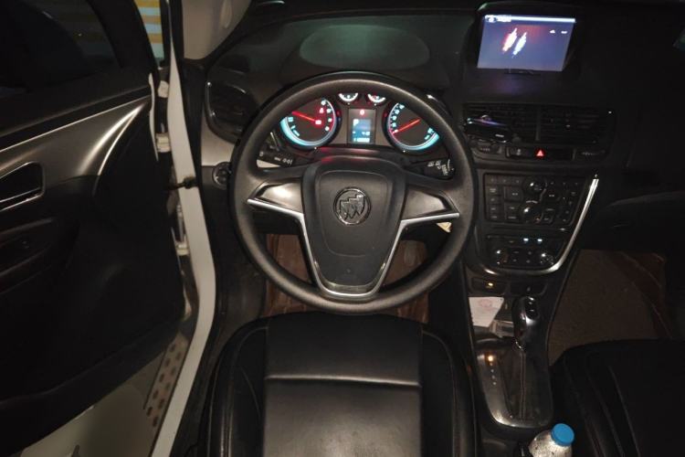 Used Buick Encore 2015 1.4T Automatic Two-Wheel Drive Urban Elite Version Steering Wheel