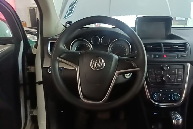 Used Buick Encore 2015 1.4T Automatic Two-Wheel Drive Urban Elite Version Steering Wheel