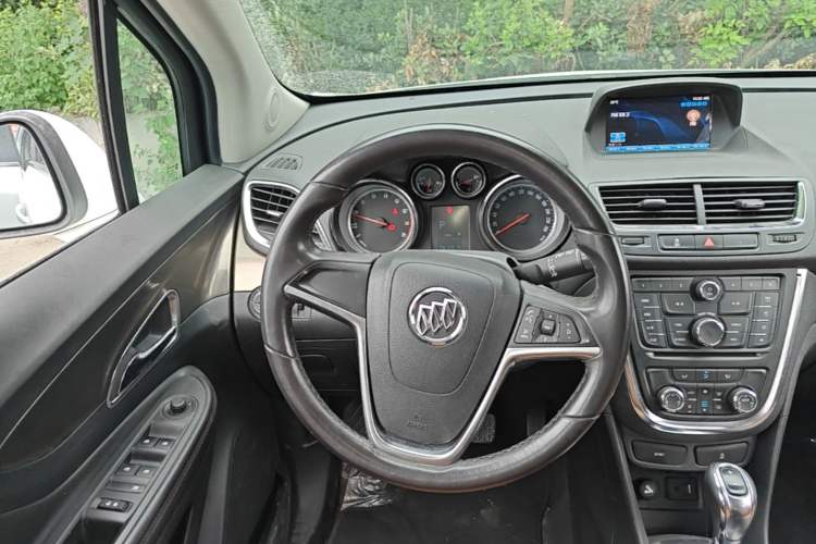 Used Buick Encore 2015 1.4T Automatic Two-Wheel Drive Urban Leading Model Steering Wheel