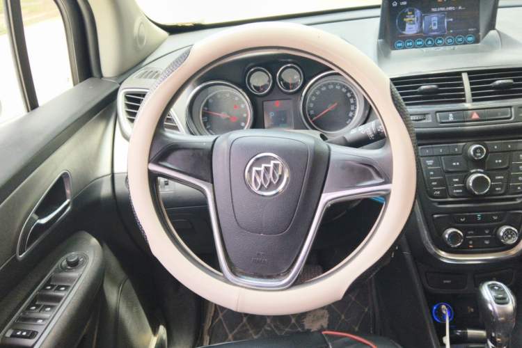 Used Buick Encore 2015 1.4T Automatic Two-Wheel Drive Urban Elite Version Steering Wheel