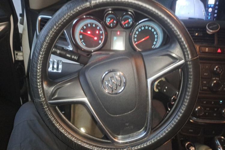 Used Buick Encore 2015 1.4T Automatic Two-Wheel Drive Urban Elite Version Steering Wheel