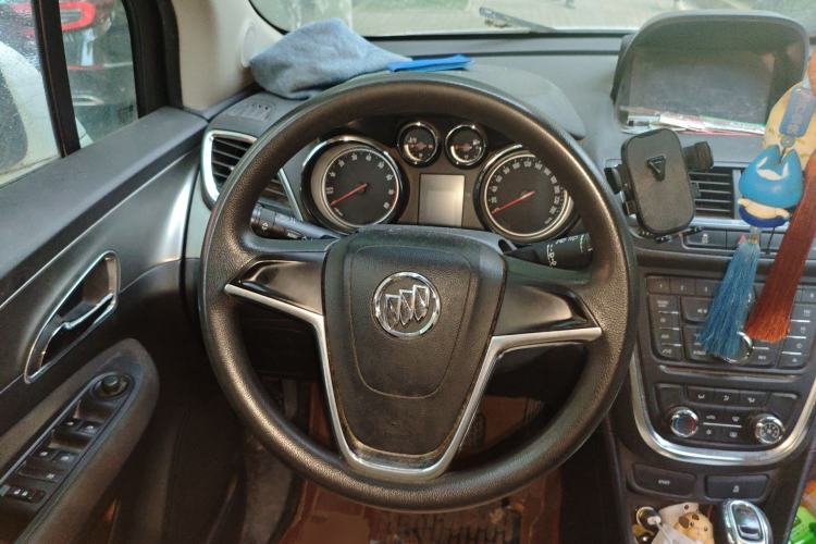Used Buick Encore 2015 1.4T Automatic Two-Wheel Drive Urban Elite Version Steering Wheel