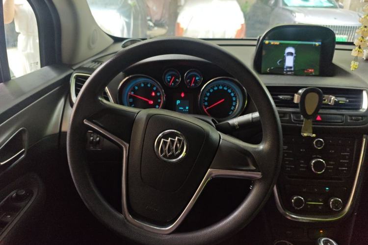 Used Buick Encore 2015 1.4T Automatic Two-Wheel Drive Urban Elite Version Steering Wheel