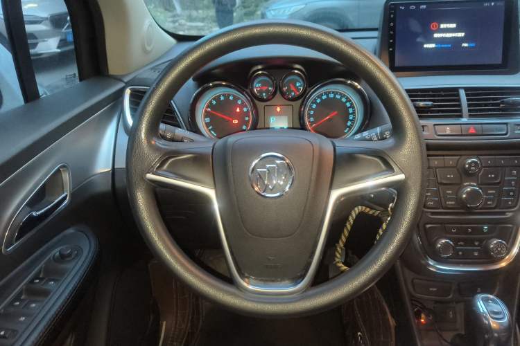 Used Buick Encore 2015 1.4T Automatic Two-Wheel Drive Urban Elite Version Steering Wheel