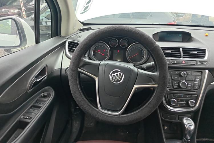 Used Buick Encore 2015 1.4T Automatic Two-Wheel Drive Urban Elite Version Steering Wheel