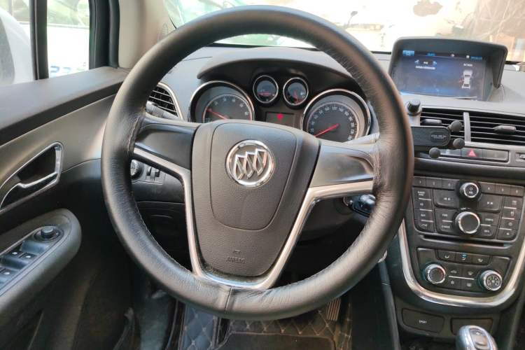 Used Buick Encore 2015 1.4T Automatic Two-Wheel Drive Urban Elite Version Steering Wheel