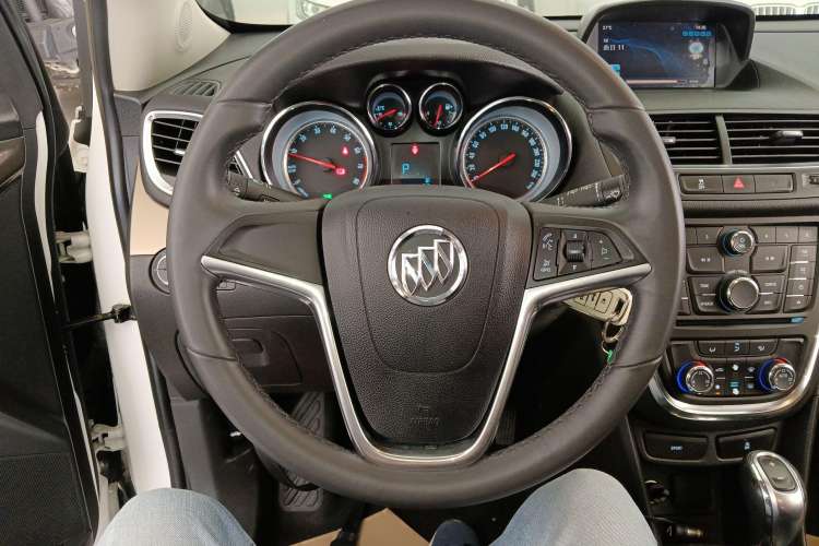 Used Buick Encore 2015 1.4T Automatic Two-Wheel Drive Urban Leading Model Steering Wheel