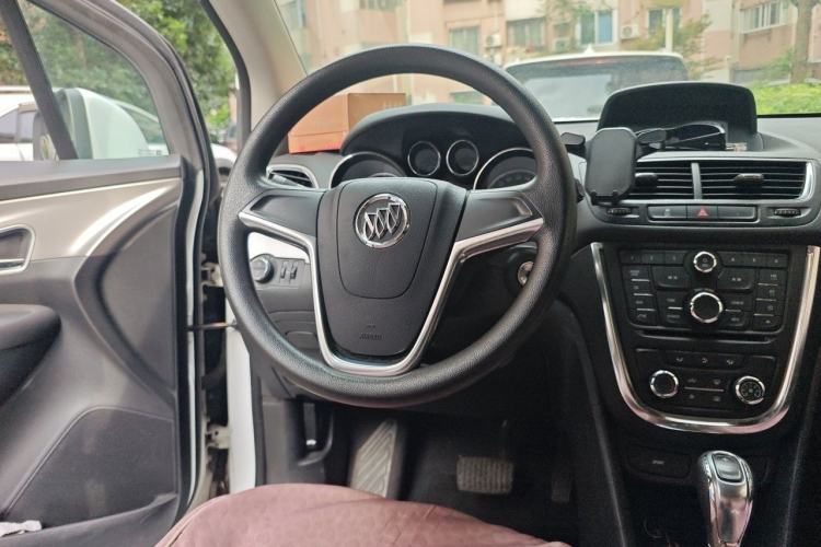 Used Buick Encore 2015 1.4T Automatic Two-Wheel Drive Urban Elite Version Steering Wheel