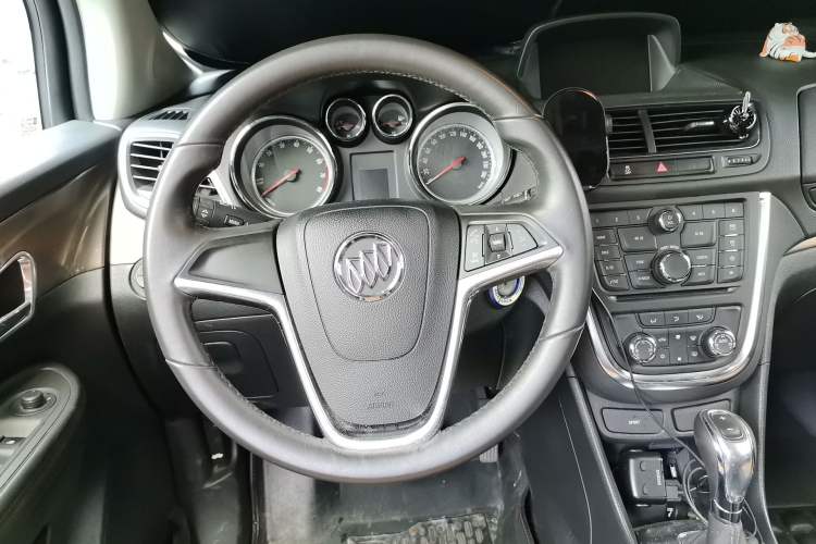 Used Buick Encore 2015 1.4T Automatic Two-Wheel Drive Urban Leading Model Steering Wheel