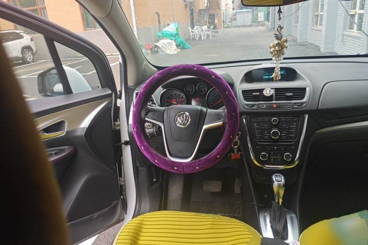 Used Buick Encore 2015 1.4T Automatic Two-Wheel Drive Urban Elite Version Steering Wheel