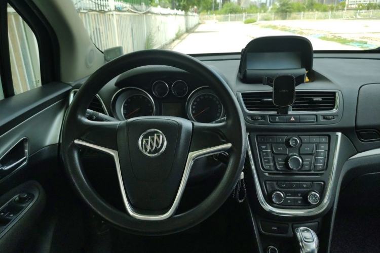 Used Buick Encore 2015 1.4T Automatic Two-Wheel Drive Urban Elite Version Steering Wheel