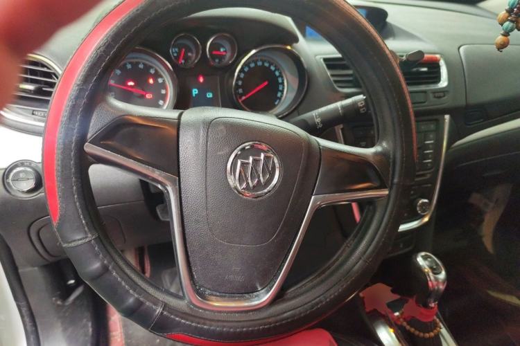 Used Buick Encore 2015 1.4T Automatic Two-Wheel Drive Urban Elite Version Steering Wheel