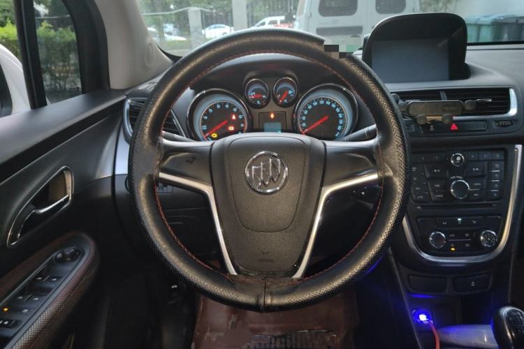 Used Buick Encore 2015 1.4T Manual Two-Wheel Drive Urban Advanced Model Steering Wheel