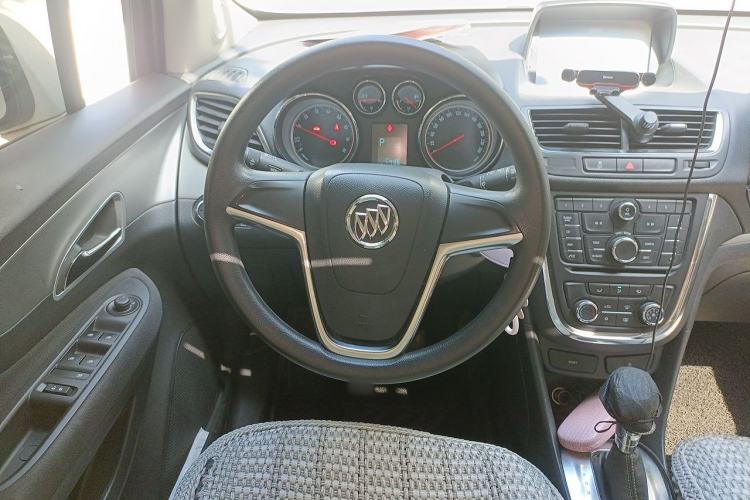 Used Buick Encore 2015 1.4T Automatic Two-Wheel Drive Urban Elite Version Steering Wheel