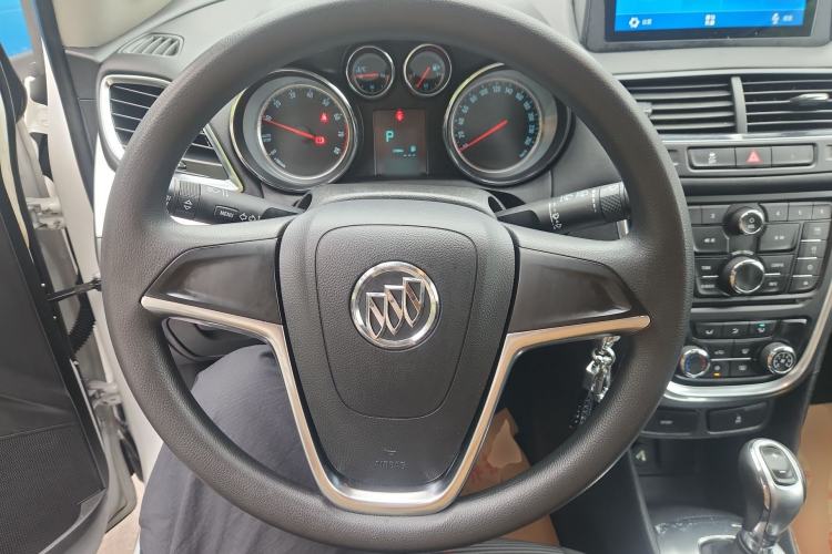 Used Buick Encore 2015 1.4T Automatic Two-Wheel Drive Urban Elite Version Steering Wheel