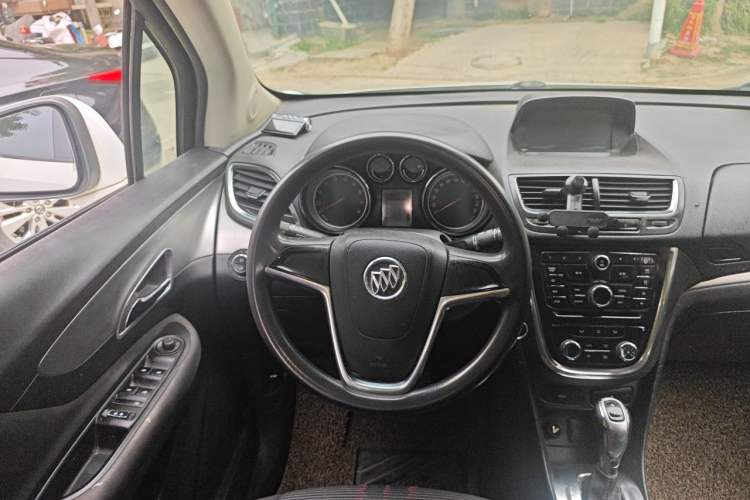 Used Buick Encore 2015 1.4T Automatic Two-Wheel Drive Urban Elite Version Steering Wheel