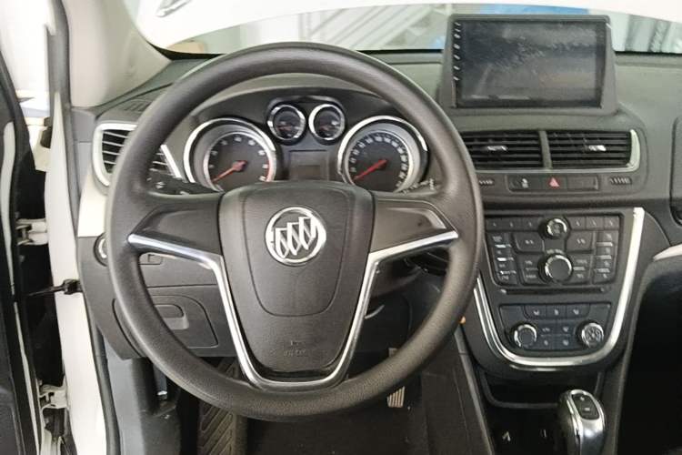 Used Buick Encore 2015 1.4T Automatic Two-Wheel Drive Urban Elite Version Steering Wheel
