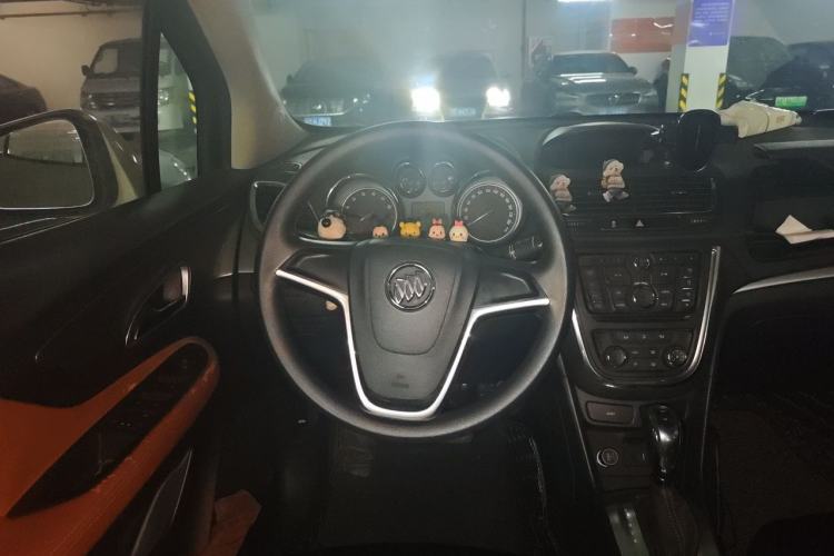 Used Buick Encore 2015 1.4T Automatic Two-Wheel Drive Urban Elite Version Steering Wheel