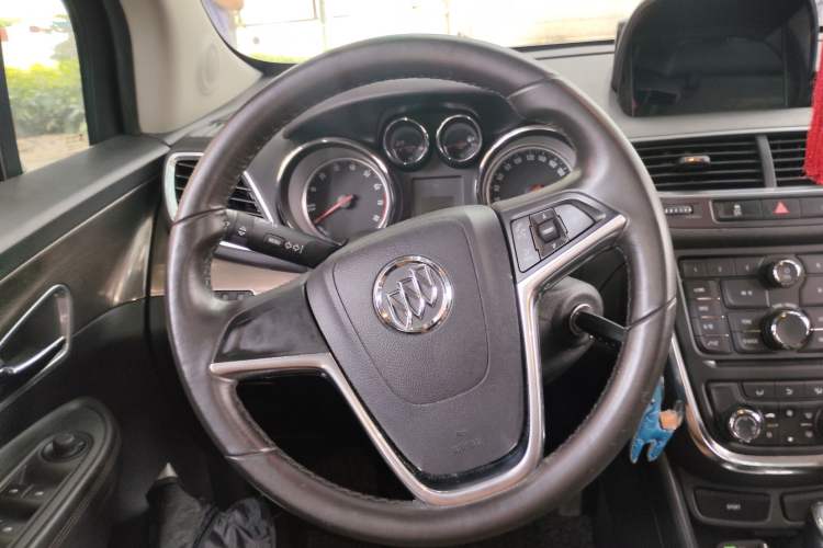 Used Buick Encore 2015 1.4T Automatic Two-Wheel Drive Urban Leading Model Steering Wheel