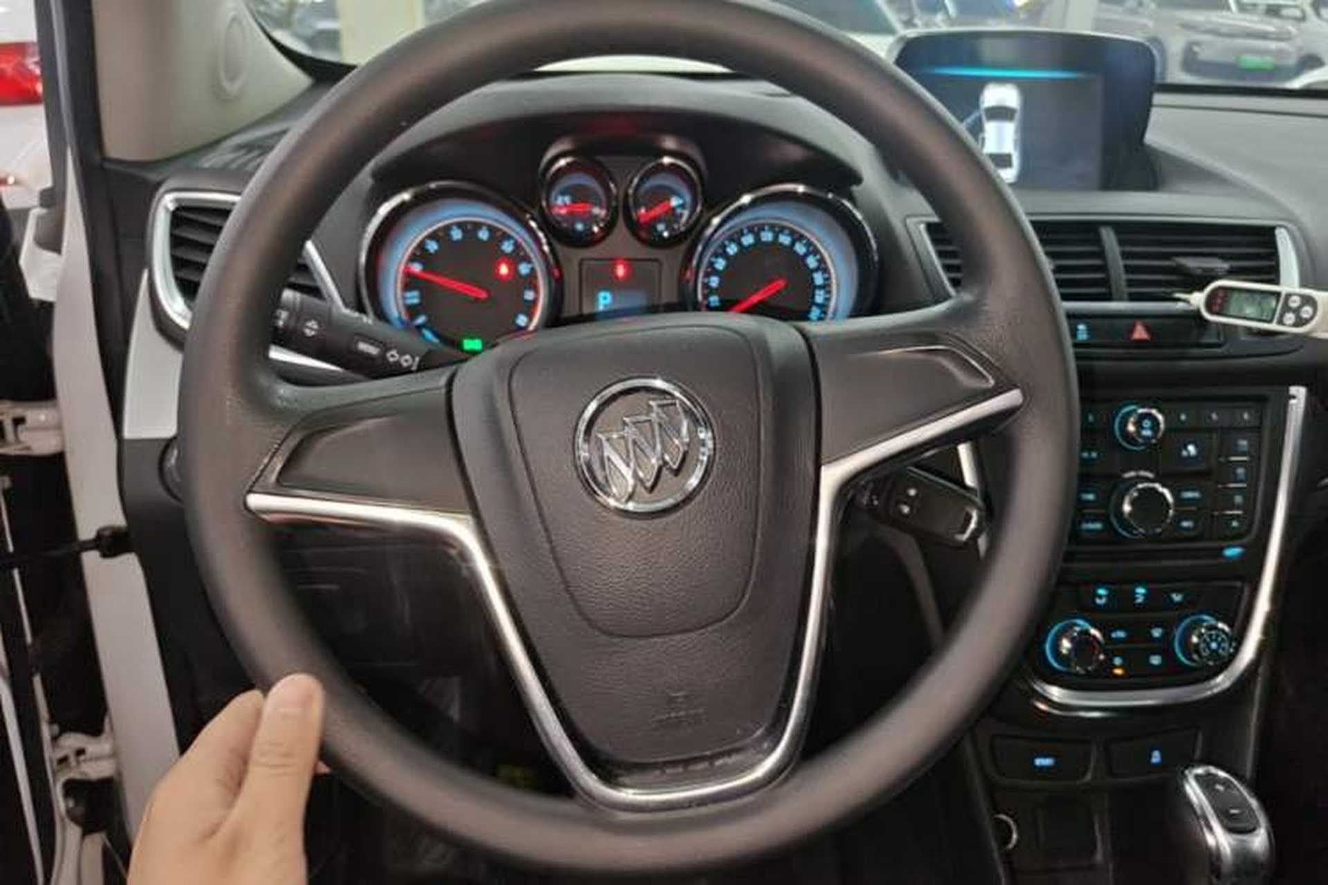 Used Buick Encore 2015 1.4T Automatic Two-Wheel Drive Urban Elite Version Steering Wheel