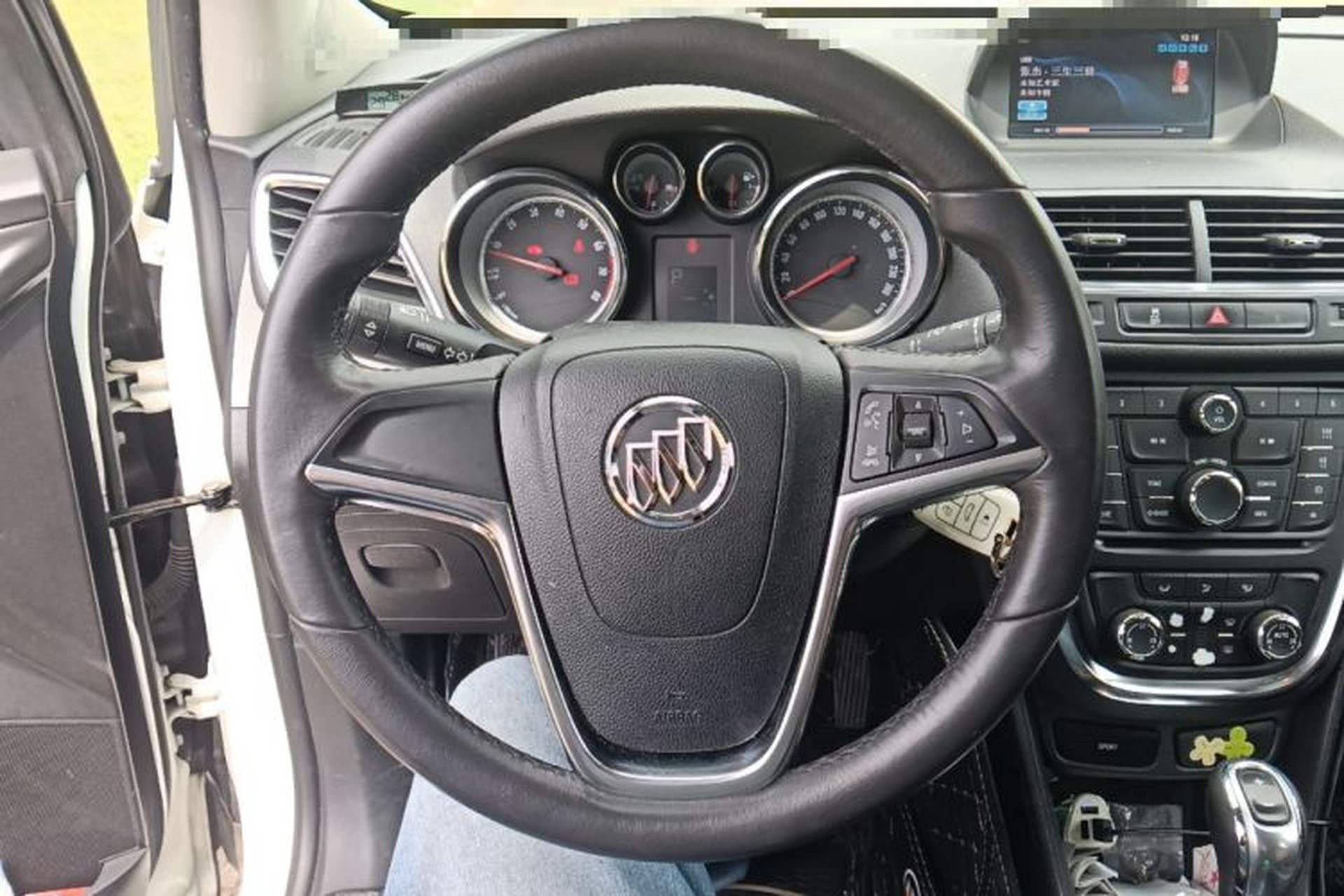 Used Buick Encore 2015 1.4T Automatic Two-Wheel Drive Urban Leading Model Steering Wheel