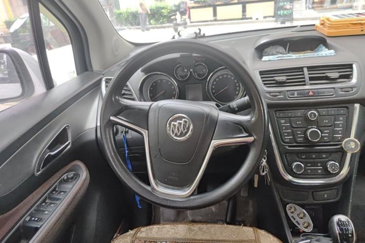 Used Buick Encore 2015 1.4T Manual Two-Wheel Drive Urban Advanced Model Steering Wheel