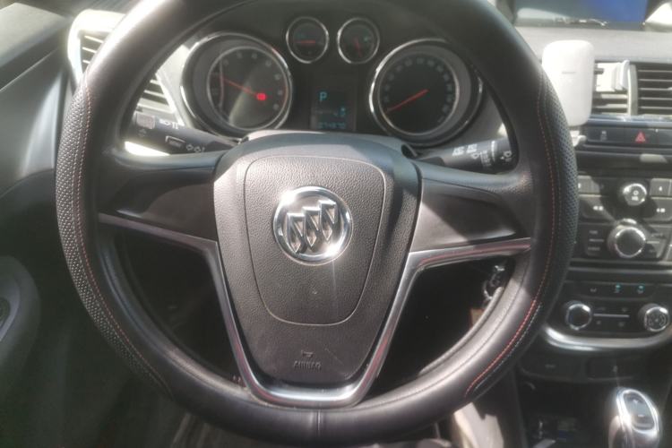 Used Buick Encore 2015 1.4T Automatic Two-Wheel Drive Urban Elite Version Steering Wheel