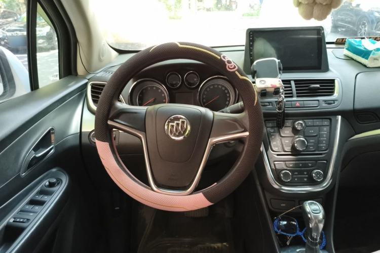 Used Buick Encore 2015 1.4T Automatic Two-Wheel Drive Urban Elite Version Steering Wheel
