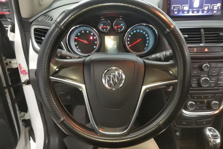 Used Buick Encore 2015 1.4T Automatic Two-Wheel Drive Urban Elite Version Steering Wheel