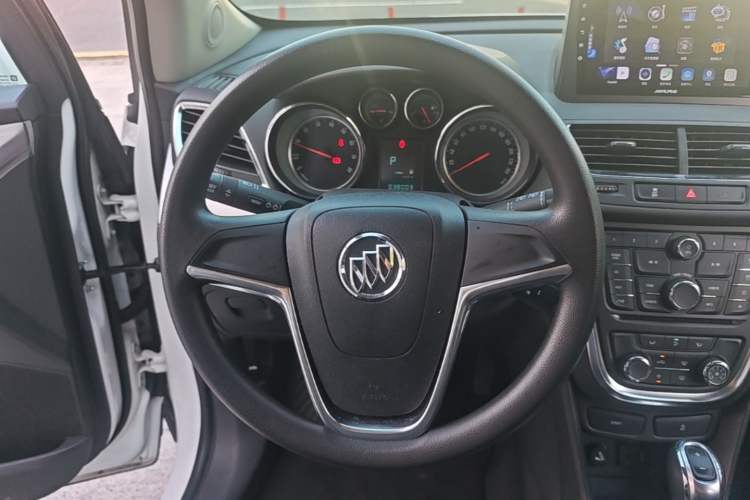 Used Buick Encore 2015 1.4T Automatic Two-Wheel Drive Urban Elite Version Steering Wheel