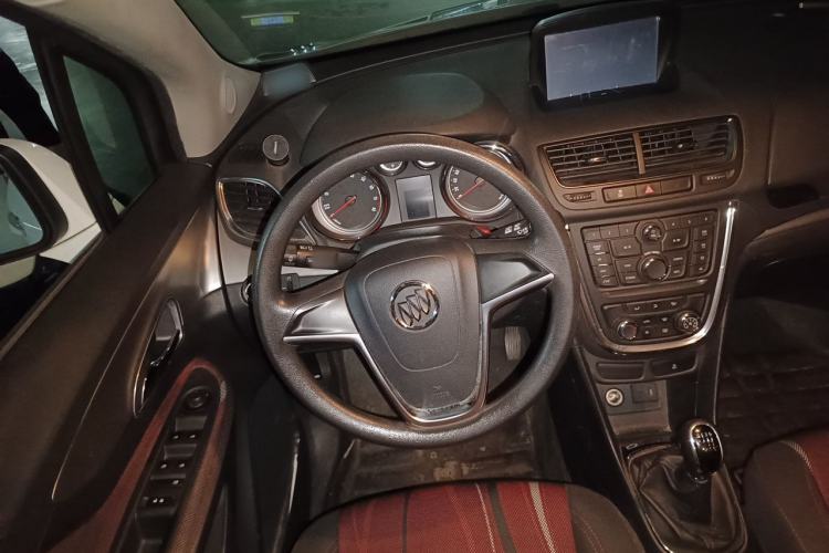 Used Buick Encore 2015 1.4T Manual Two-Wheel Drive Urban Advanced Model Steering Wheel