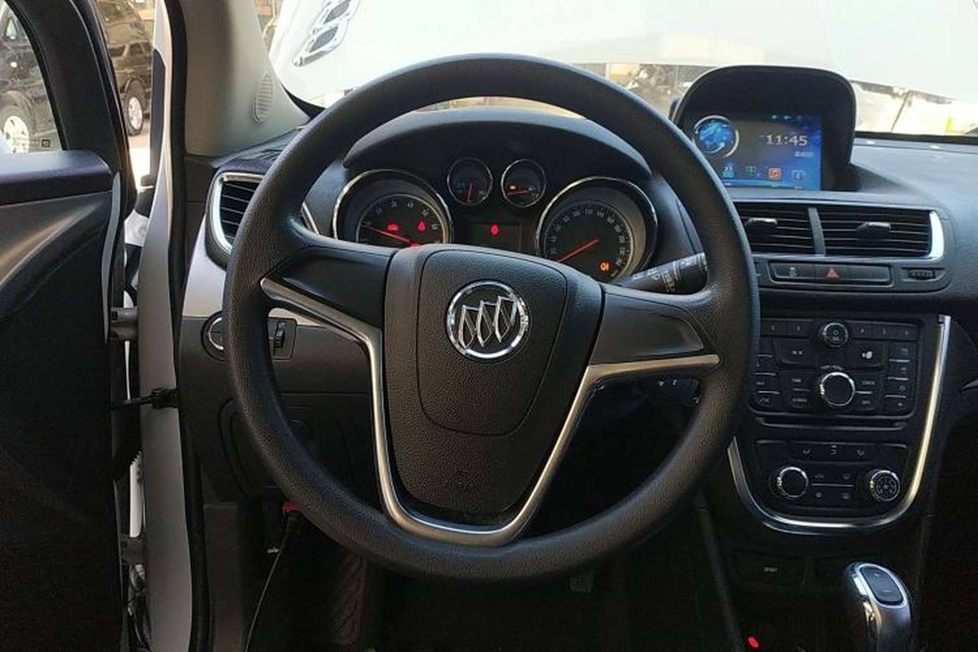 Used Buick Encore 2015 1.4T Automatic Two-Wheel Drive Urban Elite Version Steering Wheel