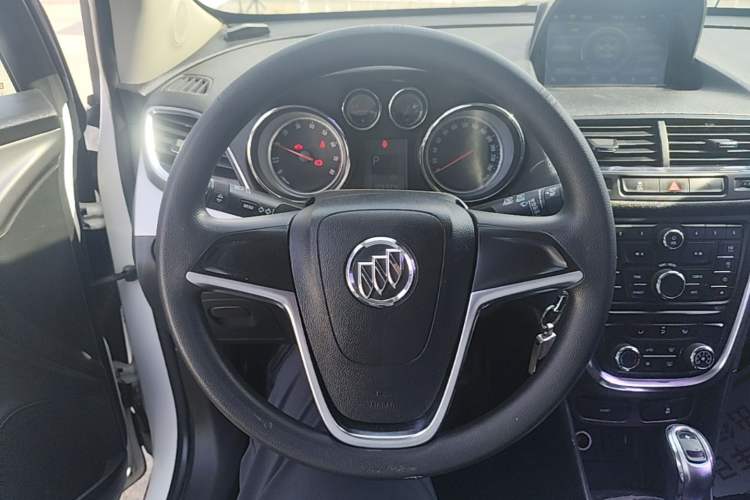 Used Buick Encore 2015 1.4T Automatic Two-Wheel Drive Urban Elite Version Steering Wheel