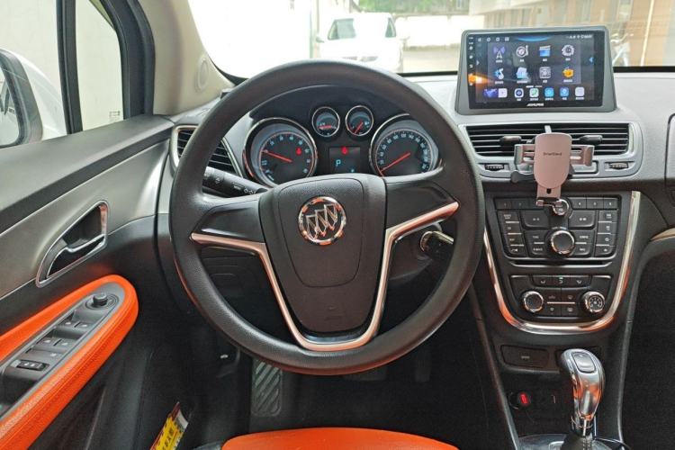 Used Buick Encore 2015 1.4T Automatic Two-Wheel Drive Urban Elite Version Steering Wheel