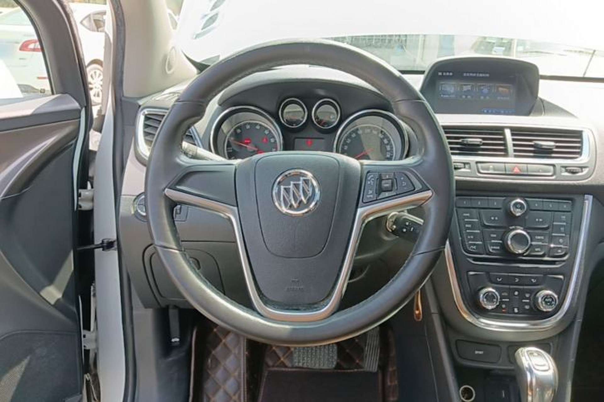 Used Buick Encore 2015 1.4T Automatic Two-Wheel Drive Urban Leading Model Steering Wheel