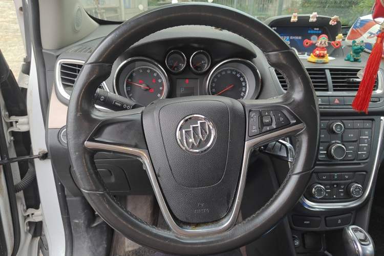 Used Buick Encore 2015 1.4T Automatic Two-Wheel Drive Urban Leading Model Steering Wheel