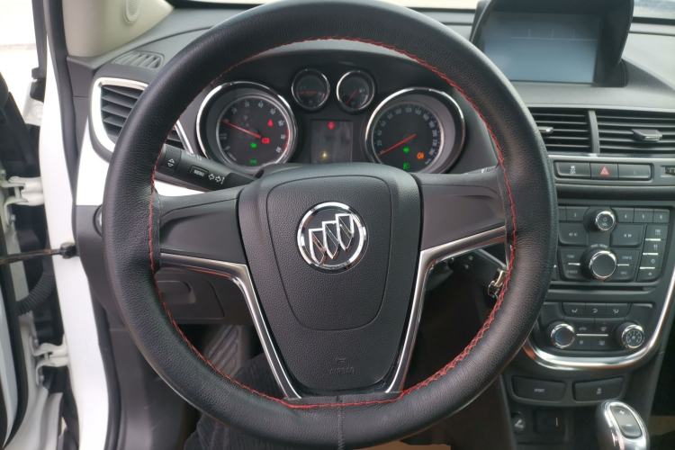 Used Buick Encore 2015 1.4T Automatic Two-Wheel Drive Urban Elite Version Steering Wheel