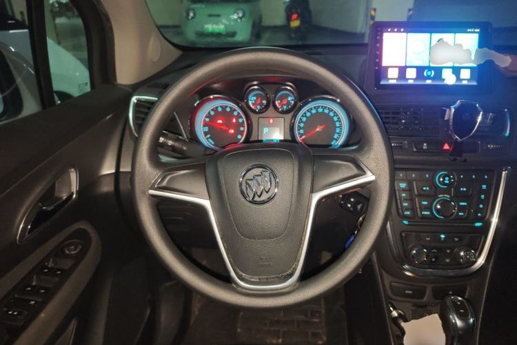 Used Buick Encore 2015 1.4T Automatic Two-Wheel Drive Urban Elite Version Steering Wheel
